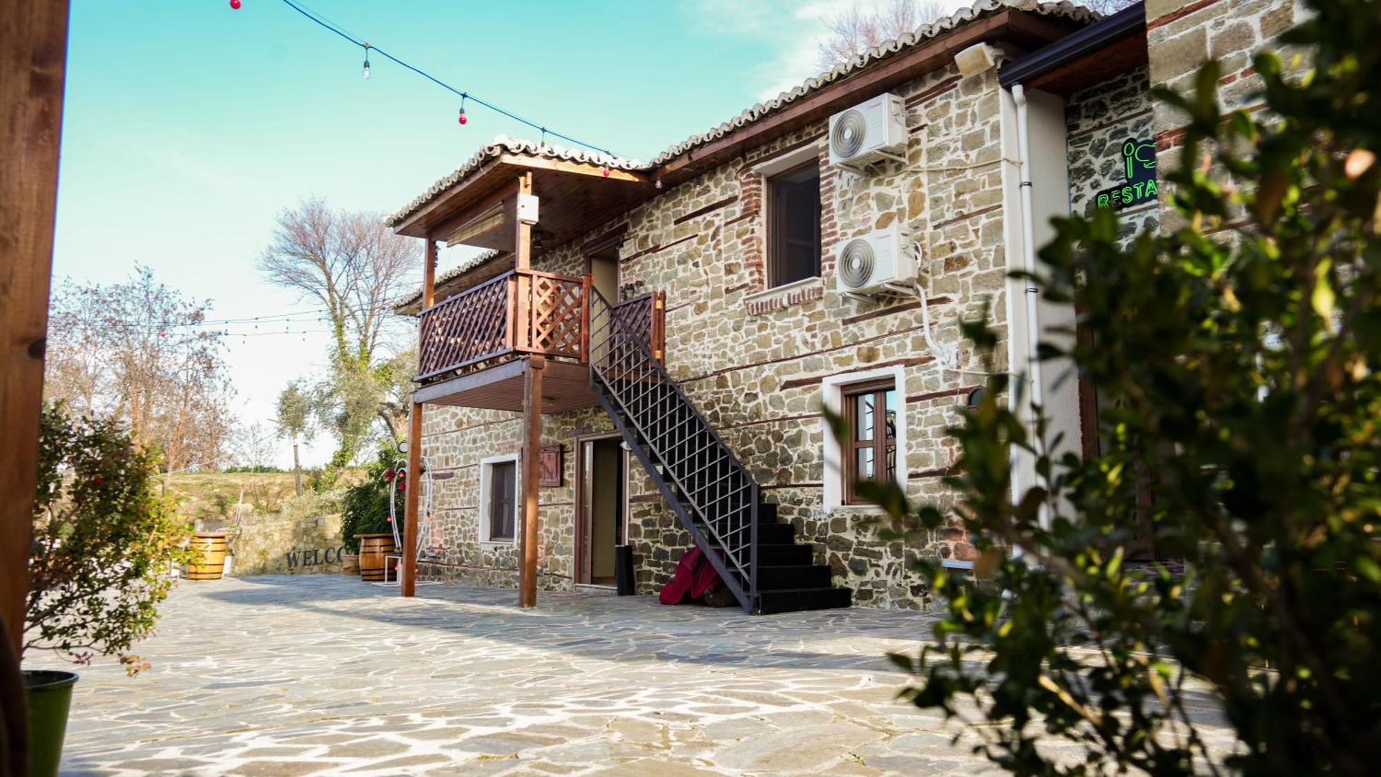 Keshtjella Xhabeqos 4*
