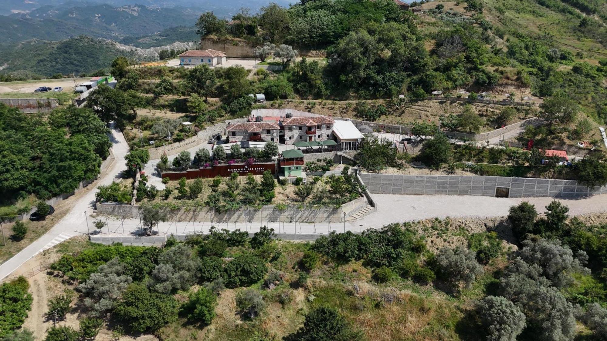 Keshtjella Xhabeqos Hotel 4*